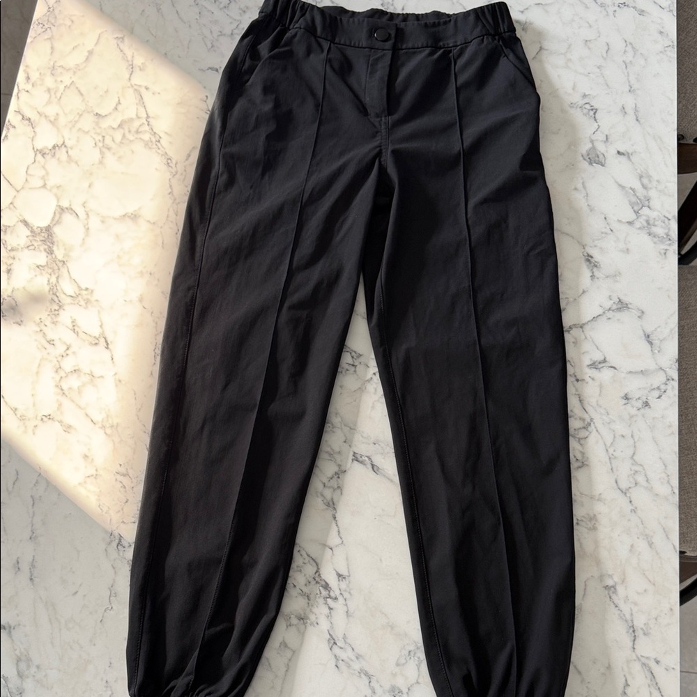 Lululemon Athletica “Like New” Black Jogger Pants